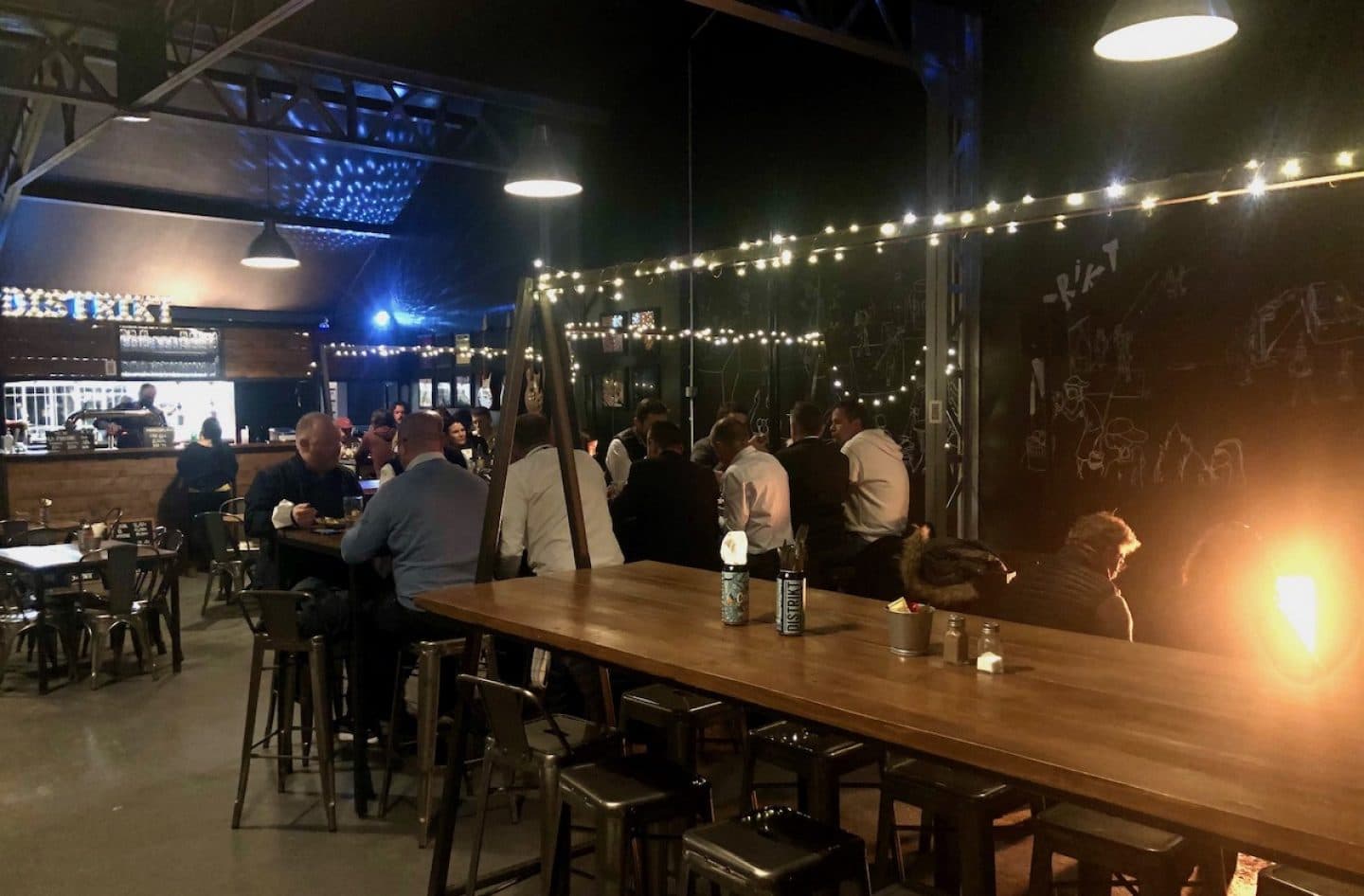 breweries/cf13f5cb-05d1-4d75-81b3-5deabf8b6534/distrikt-LvUGMfwrT408VsYdTI6jWBOnbjWHfd.jpg